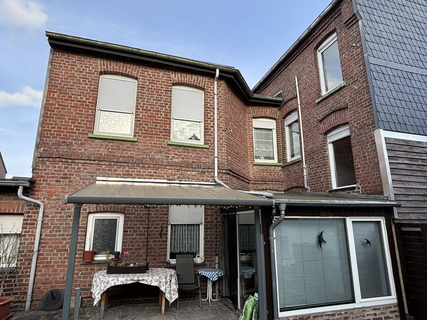 Gepflegtes Mehrfamilienhaus mit 3 Einheiten, Garage und solider Mietstruktur – Mönchengladbach – Vorschaubild 3