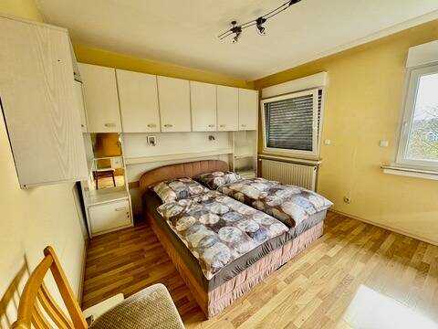 FAMILIENGLÜCK IM REIHENENDHAUS MIT SONNIGEM GARTEN UND GARAGE !!! – Lüdenscheid – Vorschaubild 4
