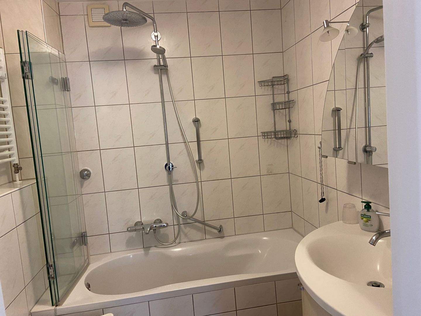 Exklusive 3,5-Zimmer-Wohnung mit gehobener Innenausstattung mit Balkon und Einbauküche in Wiesbaden – Wiesbaden – Vorschaubild 5