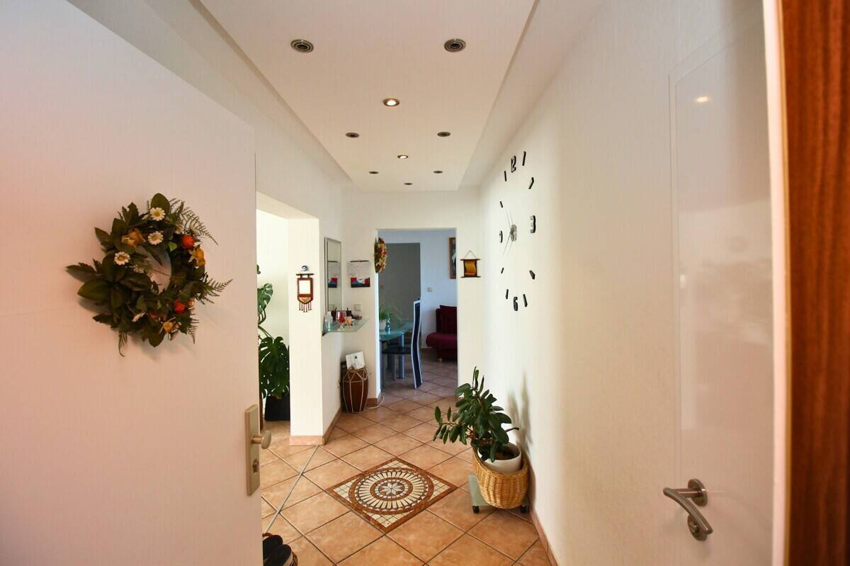 **4-Zimmer-Wohnung in ruhiger Lage zu vermieten** – 67069 Ludwigshafen am Rhein – Bild 1 von 9