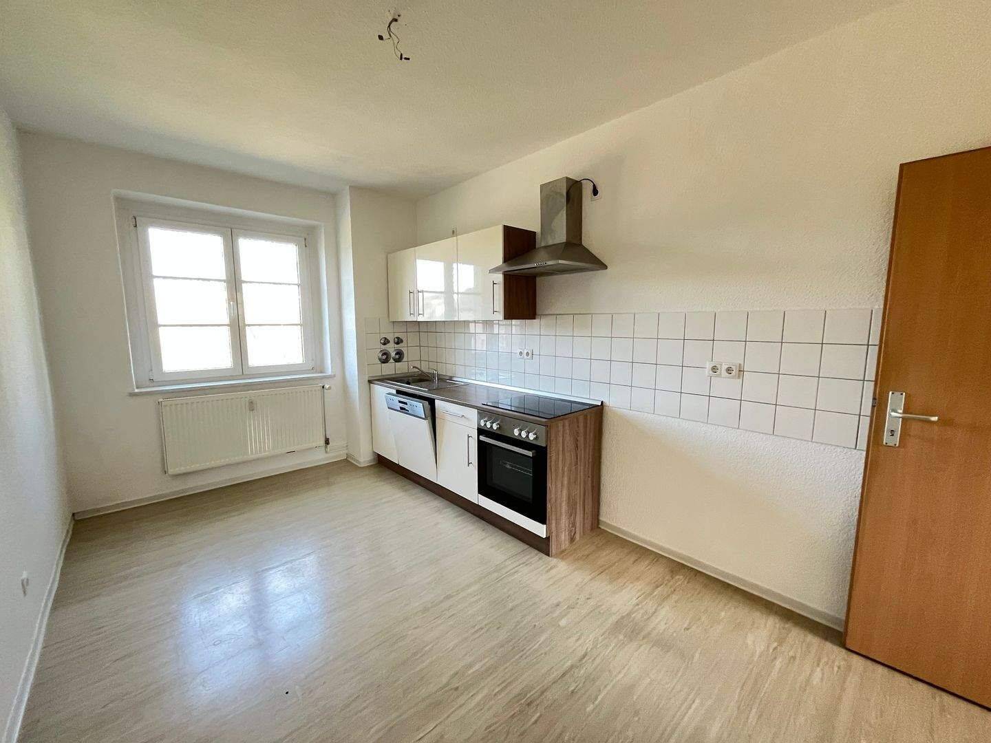 Großzügige 2 Zimmer Wohnung, optimal für Studis | EBK inkl. – Chemnitz – Vorschaubild 3