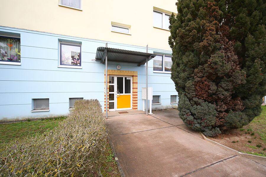 Tolle 2 Raumwohnung mit verglastem Balkon
