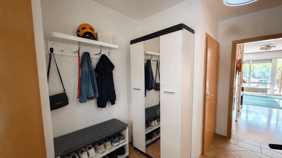 Familienfreundliches Reihenmittelhaus mit Garten, Carport und Keller in Duisburg-Rumeln-Kaldenhausen – Duisburg – Vorschaubild 5