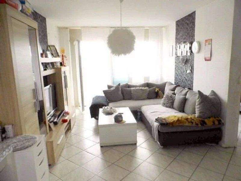 Wunderbarer Weitblick v. gr. Balkon/Loggia, Vermietete 3,5-Zim-ETW m. Pkw-Stellplatz, in zentr. Lage in Bergheim KP.: 139.800,-. – Bergheim – Vorschaubild 4