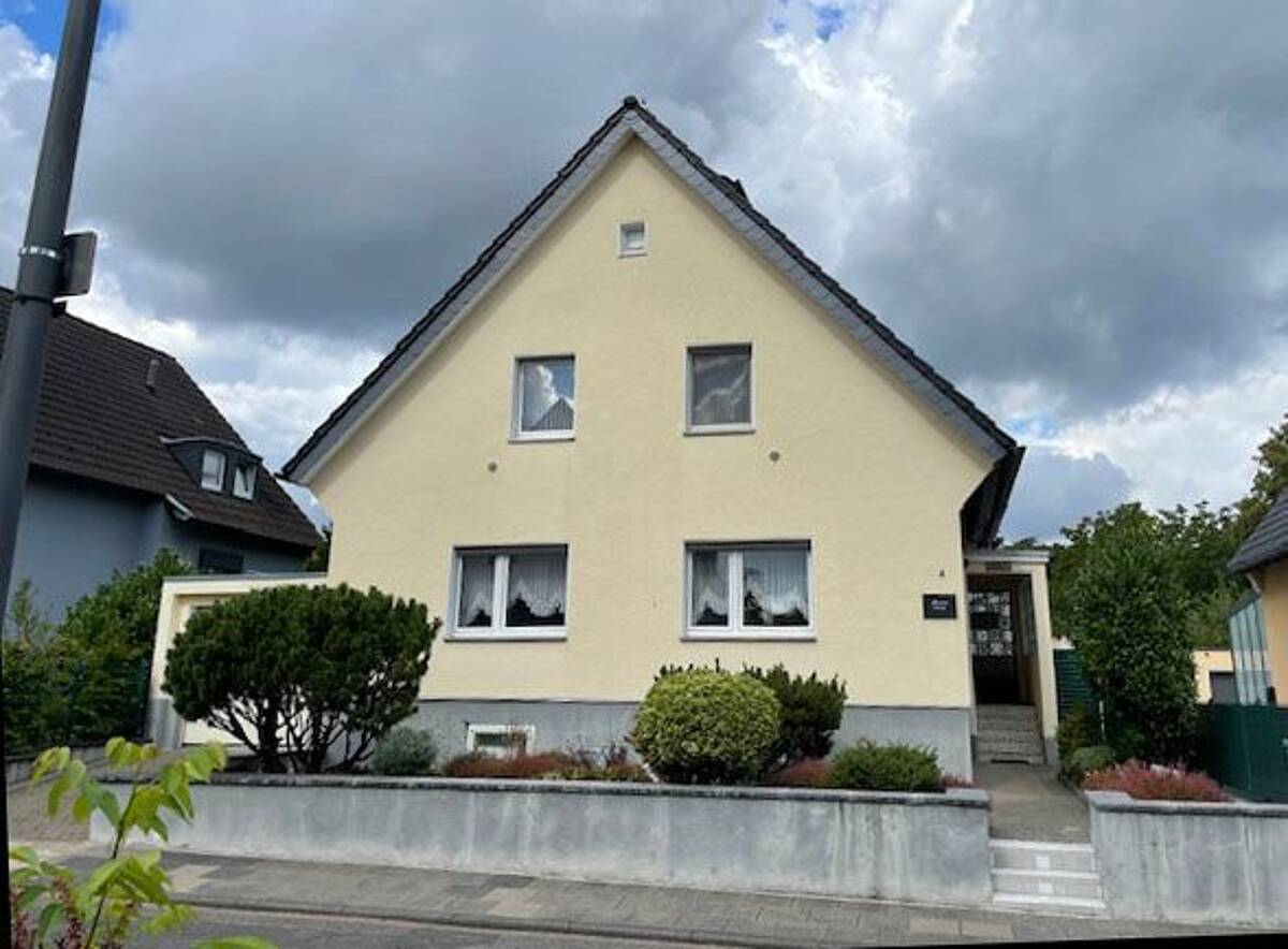 Freistehendes Einfamilienhaus auf Erbpacht! – 51147 Köln – Bild 1 von 9