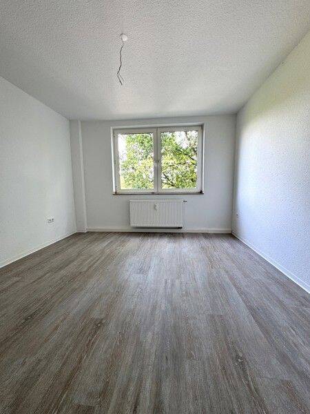 Frisch renovierte 2-Zi.-Whg. mit neuem Bad und Balkon – Wuppertal – Vorschaubild 3