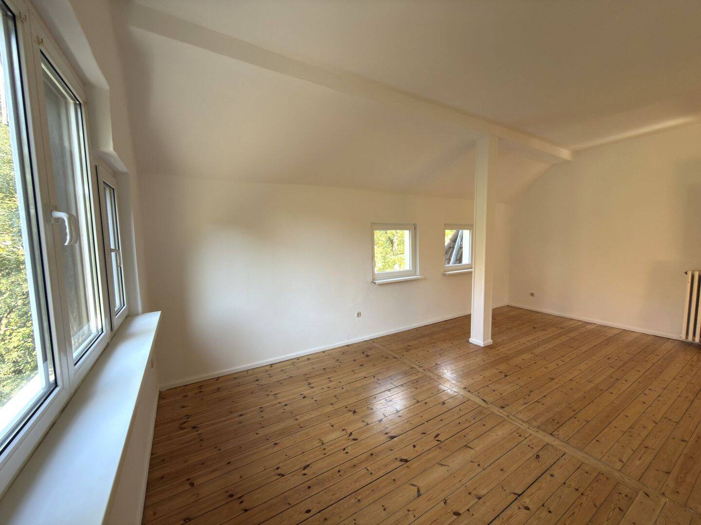 Willkommen Sommer - in Ihrer traumhaft schönen Dachgeschosswohnung mit Sonnenbalkon!! – Berlin – Vorschaubild 6