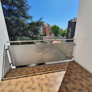 Ideales Appartement - 1-Zimmer-Küche, Bad, Balkon - nähe Klinikum