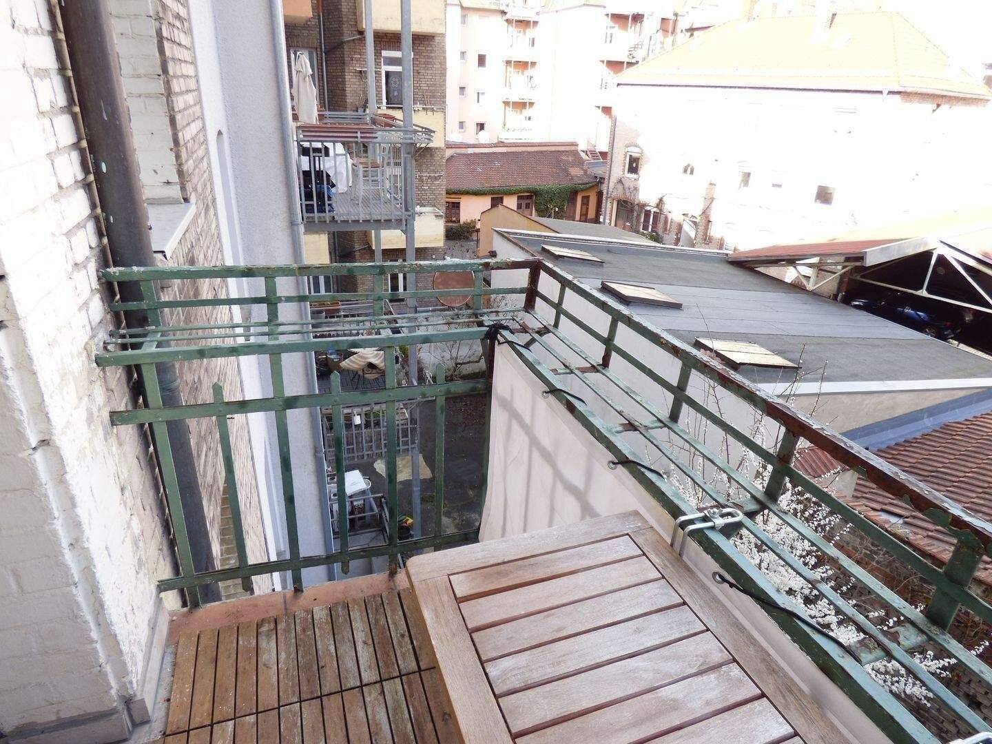 3-Zimmer-Wohnung mit Balkon, zentral gelegen, nur wenige Gehminuten zur U-Bahn Aufseßplatz, mit schöner Einbauküche – Nürnberg – Vorschaubild 6