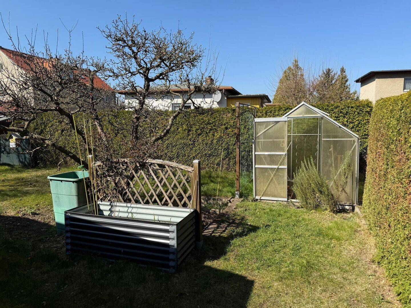DEUTSCHMANN IMMOBILIEN ***** ivd - Stattliches Wohnhaus mit Vollkeller und Garage in Berlin-Buch! – Berlin – Vorschaubild 3