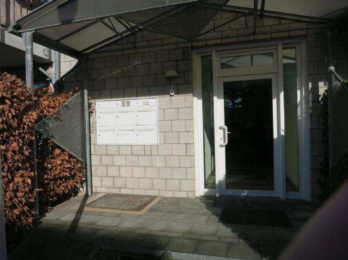 GROSSZÜGIGE TERRASSENWOHNUNG IN RUHIGER LAGE VON HILDEN