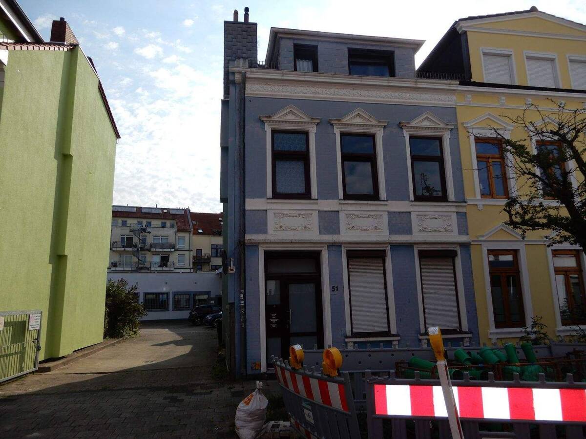Zietenstraße - 3 Parteienhaus - Altbau - Wiederaufbau von 1951 - 120m² WFL - 93m³ Grundstück - Keller - EG vermietet - rest frei – 28217 Bremen – Bild 1 von 7