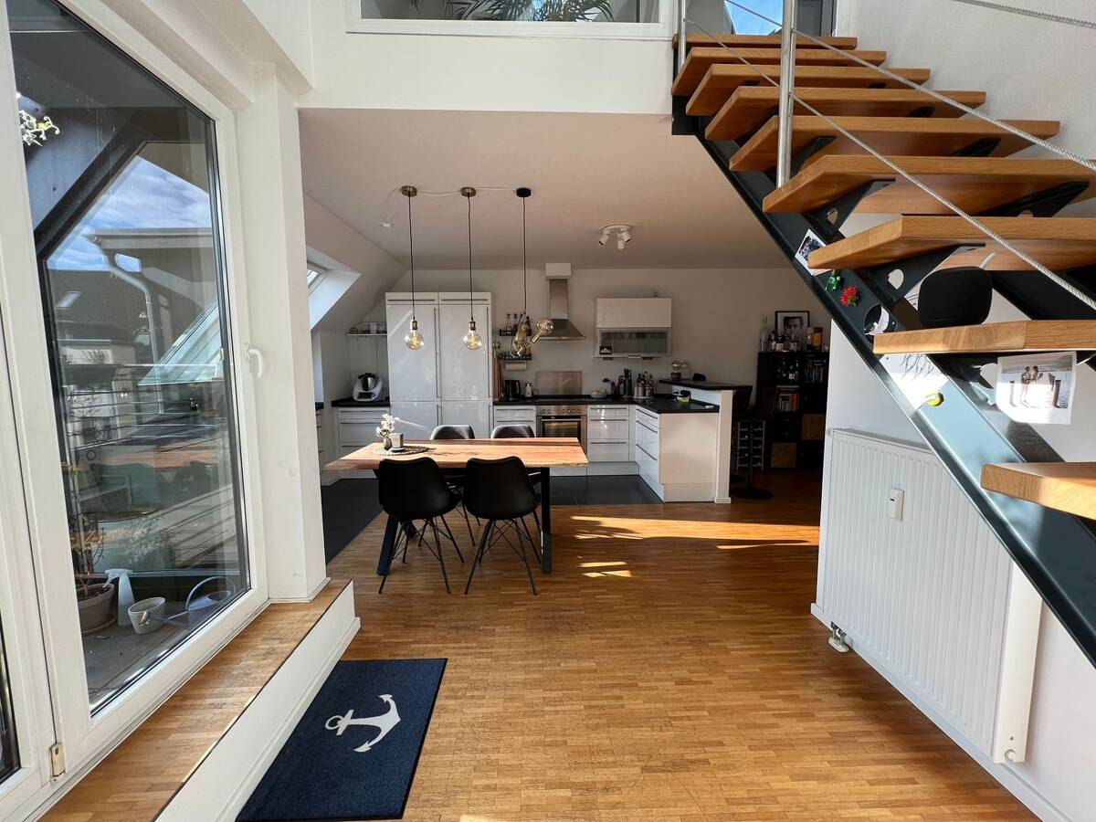 Helle Maisonette Wohnung mit Balkon in Eimsbüttel – 20144 Hamburg – Bild 1 von 9