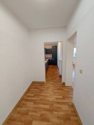 Schöne 2-Zimmer-Wohnung mit Einbauküche, Keller und Außenstellplatz – 63454 Hanau – Vorschaubild 4