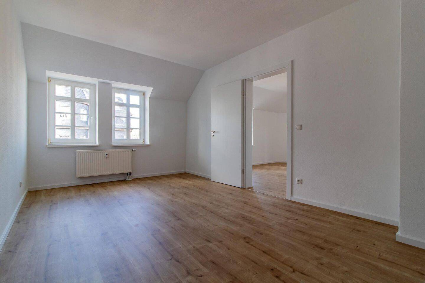 6% Rendite - neu modernisiert & vermietet: energieeffizienter Wohntraum, EBK, Wellness-Bad, Top-Lage – Chemnitz – Vorschaubild 7