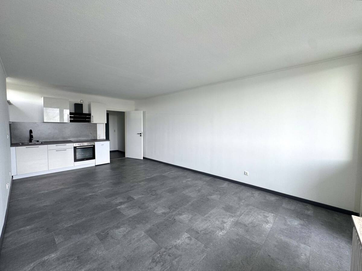 Bezugsfertig mit Skylineblick - renoviertes 1-Zimmer-Apartment in Frankfurt Nied – 65934 Frankfurt am Main – Bild 1 von 7