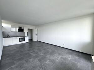 Bezugsfertig mit Skylineblick - renoviertes 1-Zimmer-Apartment in Frankfurt Nied