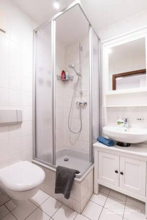 25523 HomeCompany Dresden Möbliert/Furnished 2-Zimmer Apartment in Dresden-Wölfnitz max.2 Personen – 1169 Dresden – Vorschaubild 9