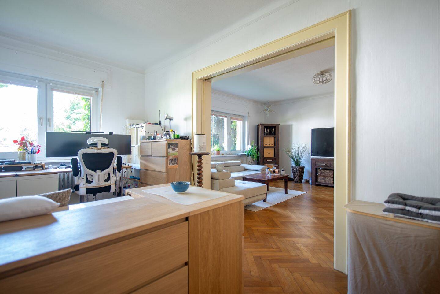 Freistehend wirkende DHH mit großem Garten, 3 separaten Wohnbereichen, Keller & Garage – Berlin – Vorschaubild 3