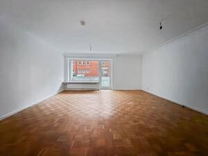 HH-Eppendorf zum Einziehen: 63 m², großzügiger Wohnessbereich, EBK., Balkon und Tiefgarage uvm. – 20251 Hamburg – Vorschaubild 2
