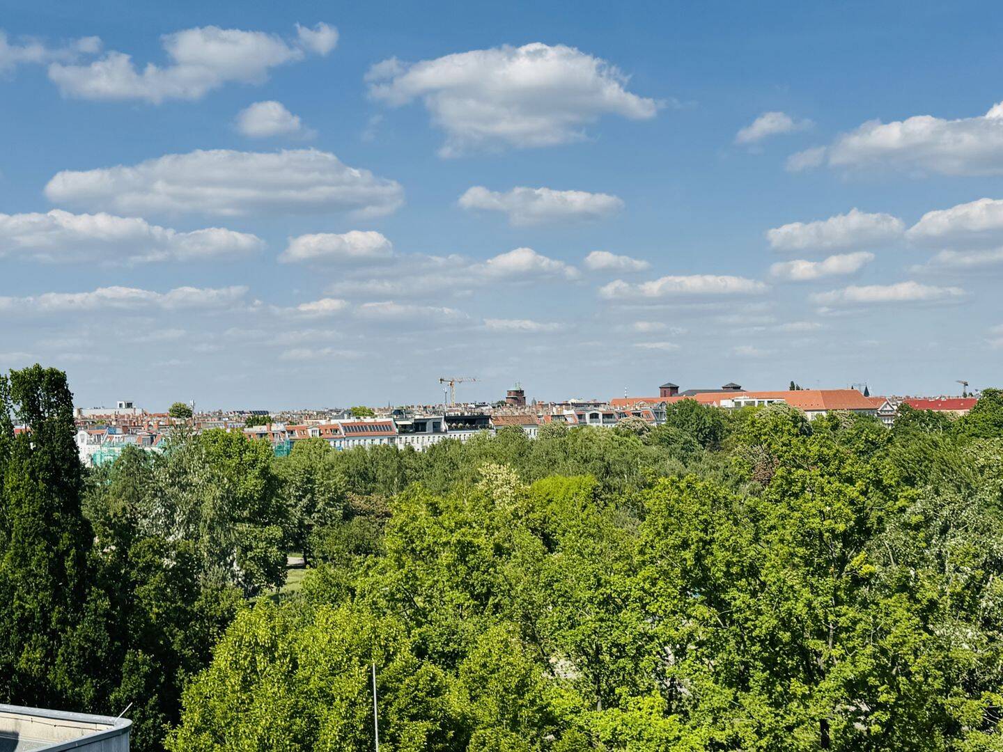 Stilvolles Stadtidyll auf zwei Ebenen mit Balkon, Gartenanteil & energieeffizientem Komfort – Berlin – Vorschaubild 9