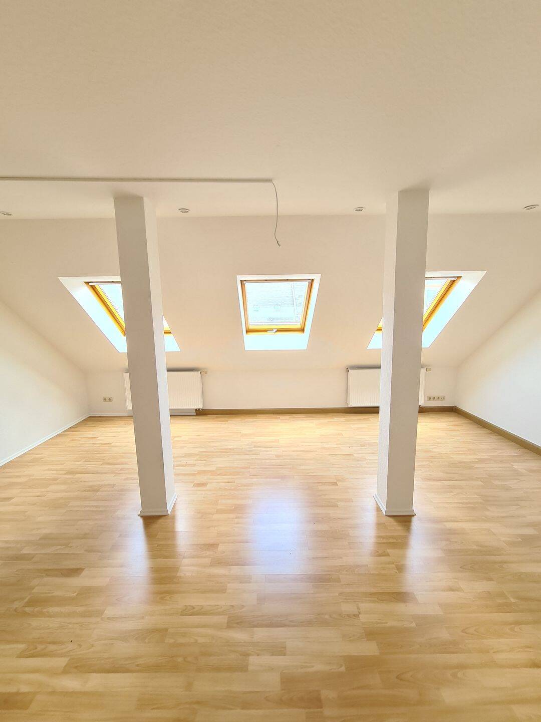 Charmante 3-Zimmer-Wohnung in Chemnitz mit Balkon – Chemnitz – Vorschaubild 9