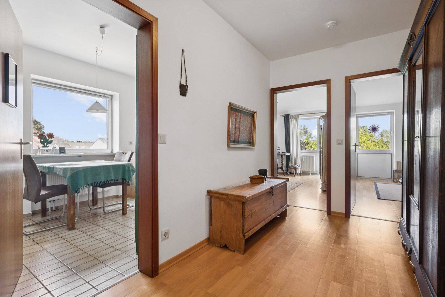 Gestaltungspotenzial in München-Moosach: Balkon, Tiefgarage und eine Raumhöhe, die begeistert – München – Vorschaubild 3