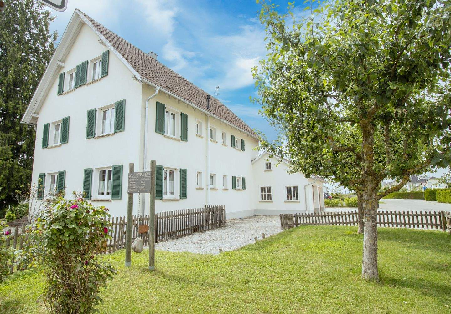 Exklusives Wohnen im früheren Forsthaus! – Pfullendorf – Bild 1 von 9
