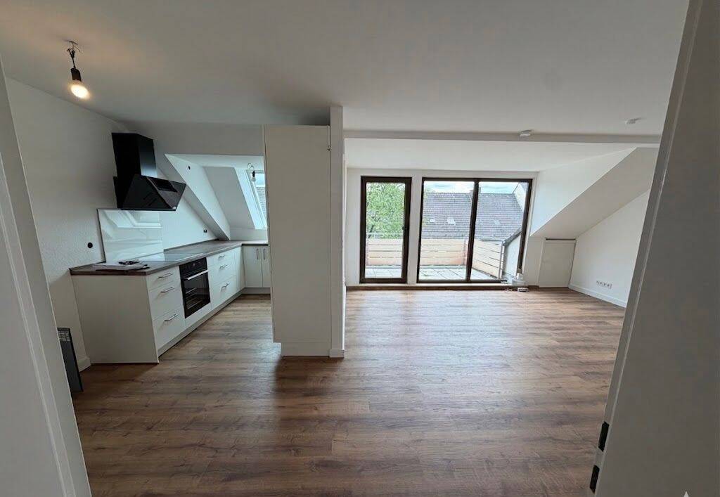 Erstbezug - Renovierte 3-Zimmer-Wohnung in Rüttenscheid (Balkon, Küche, TG Stellplatz, etc) – Essen – Vorschaubild 2