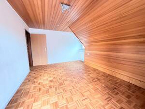 Charmante 3,5 Zimmer DG Wohnung mit ausgebauter Bühne in Bad Cannstatt – 70374 Stuttgart – Vorschaubild 4