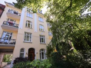 3-Zimmer-Dachgeschosswohnung im repräsentativen Jugendstilgebäude!