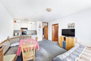 Vielversprechende Wohnung mit Entwicklungspotenzial in begehrter Wohnlage – 81245 München – Vorschaubild 4