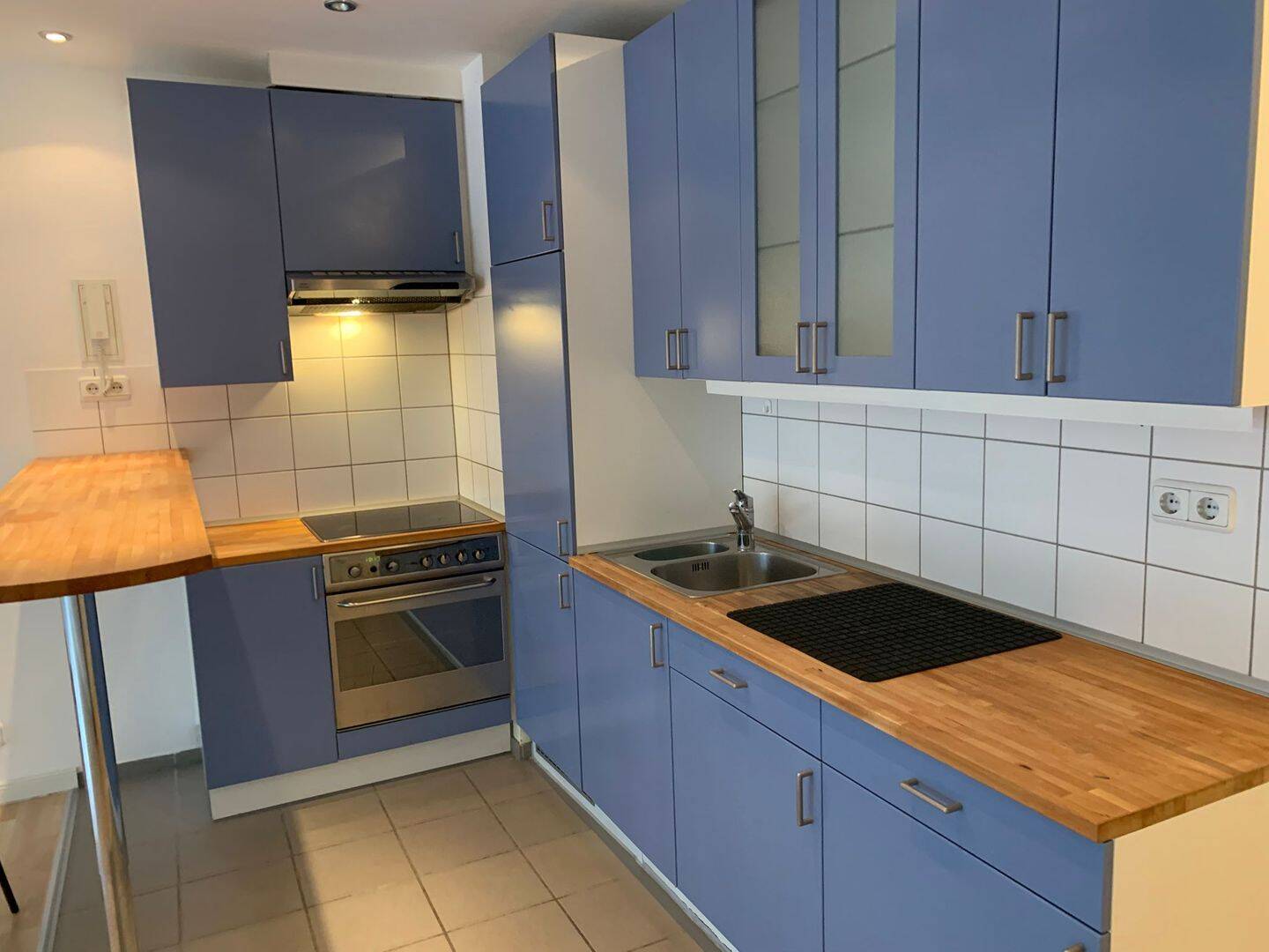 Schickes 1-Zimmer-Apartment mit Balkon am östlichen Stadtrand in Wiesbaden – Wiesbaden – Vorschaubild 3