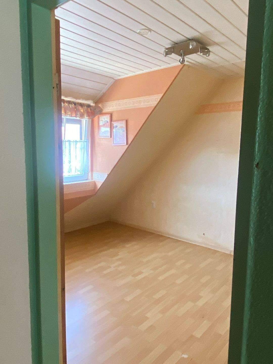 **Sofort bezugsfreies Zweifamilienhaus mit viel Potenzial – Preis verhandelbar** – Bremen – Vorschaubild 6