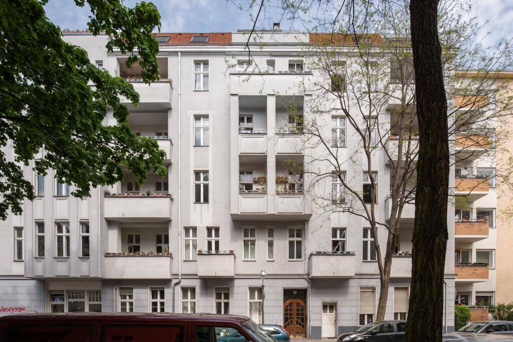 Werden Sie Vermieter: Großzügig geschnittene 5-Zimmer-Mietwohnung in Berlin-Neukölln – Berlin – Bild 1 von 5