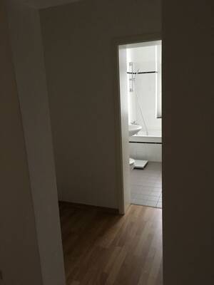 schöne Wohnung am Rande der Innenstadt: 3-Zimmer Wohnung im 1. OG, mit Stellplatz – 9113 Chemnitz – Vorschaubild 8
