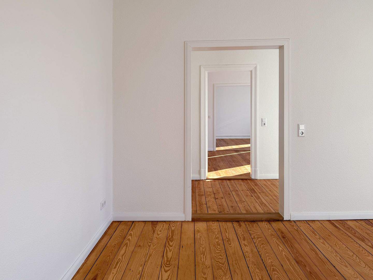 Lichtdurchflutete 4,5-Zimmer-Wohnung | Hochwertig kernsaniert | Echtholzböden | Massivholzküche | Walk-In Dusche - WG geeignet – Schleswig – Vorschaubild 4