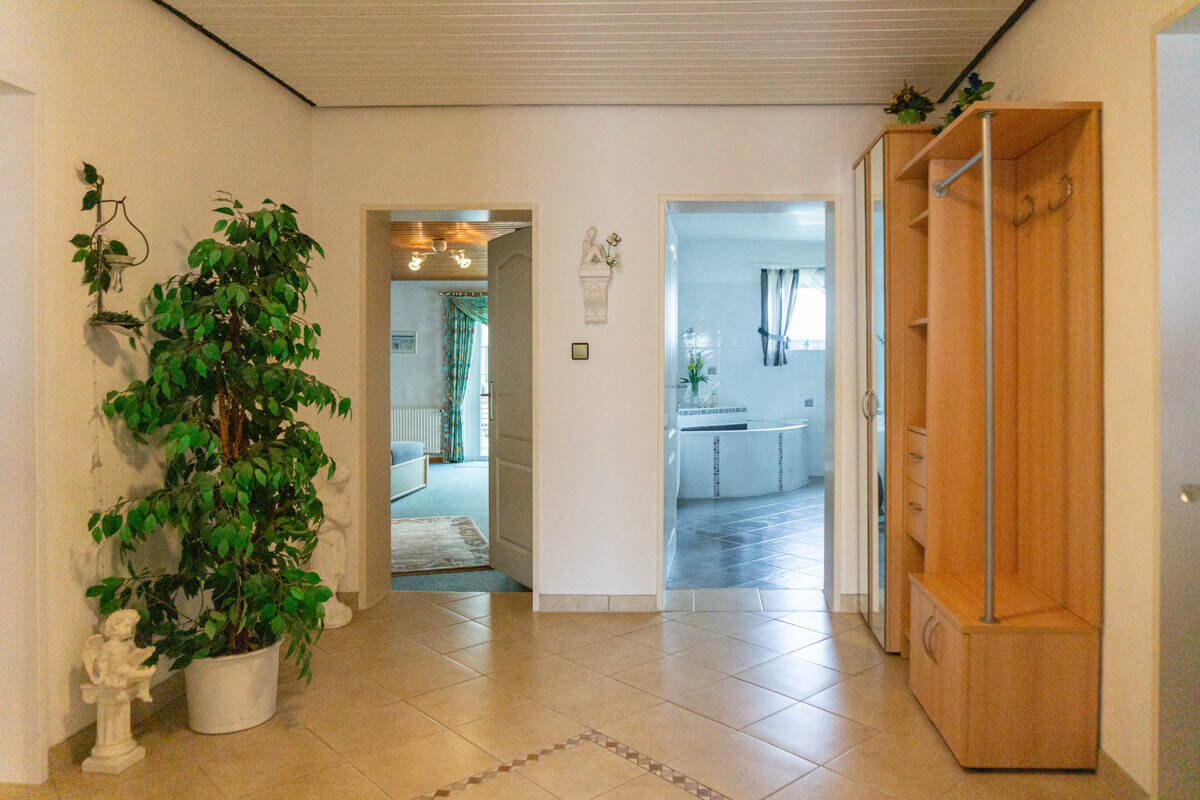 PURNHAGEN-IMMOBILIEN - Zweifamilienhaus mit Garage in zentraler Wohnlage von Bremen-Blumenthal! – Bremen – Vorschaubild 8