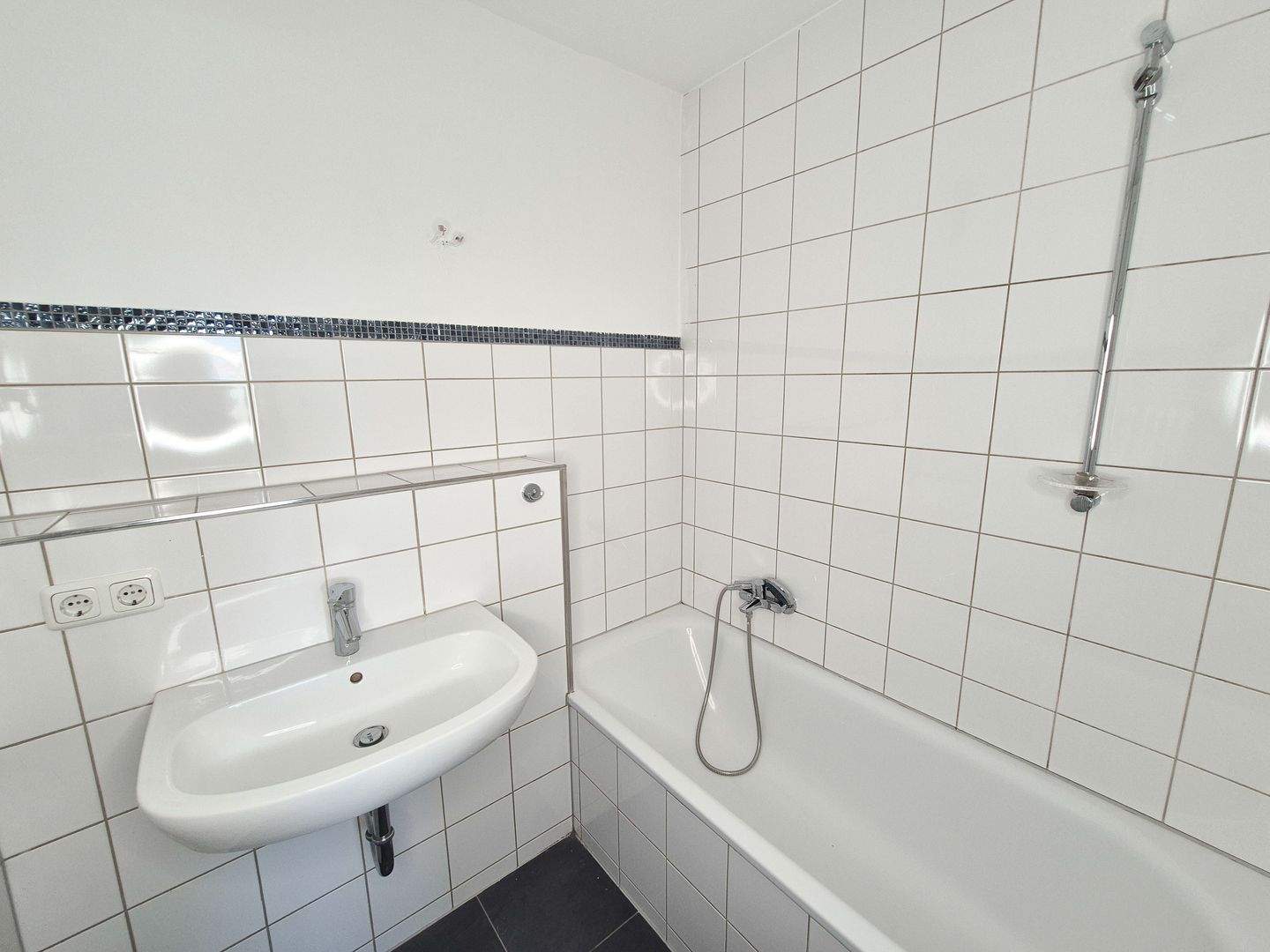 Frisch sanierte 3-Zimmer-Wohnung in Nürnberg Ziegelstein – Nürnberg – Vorschaubild 5