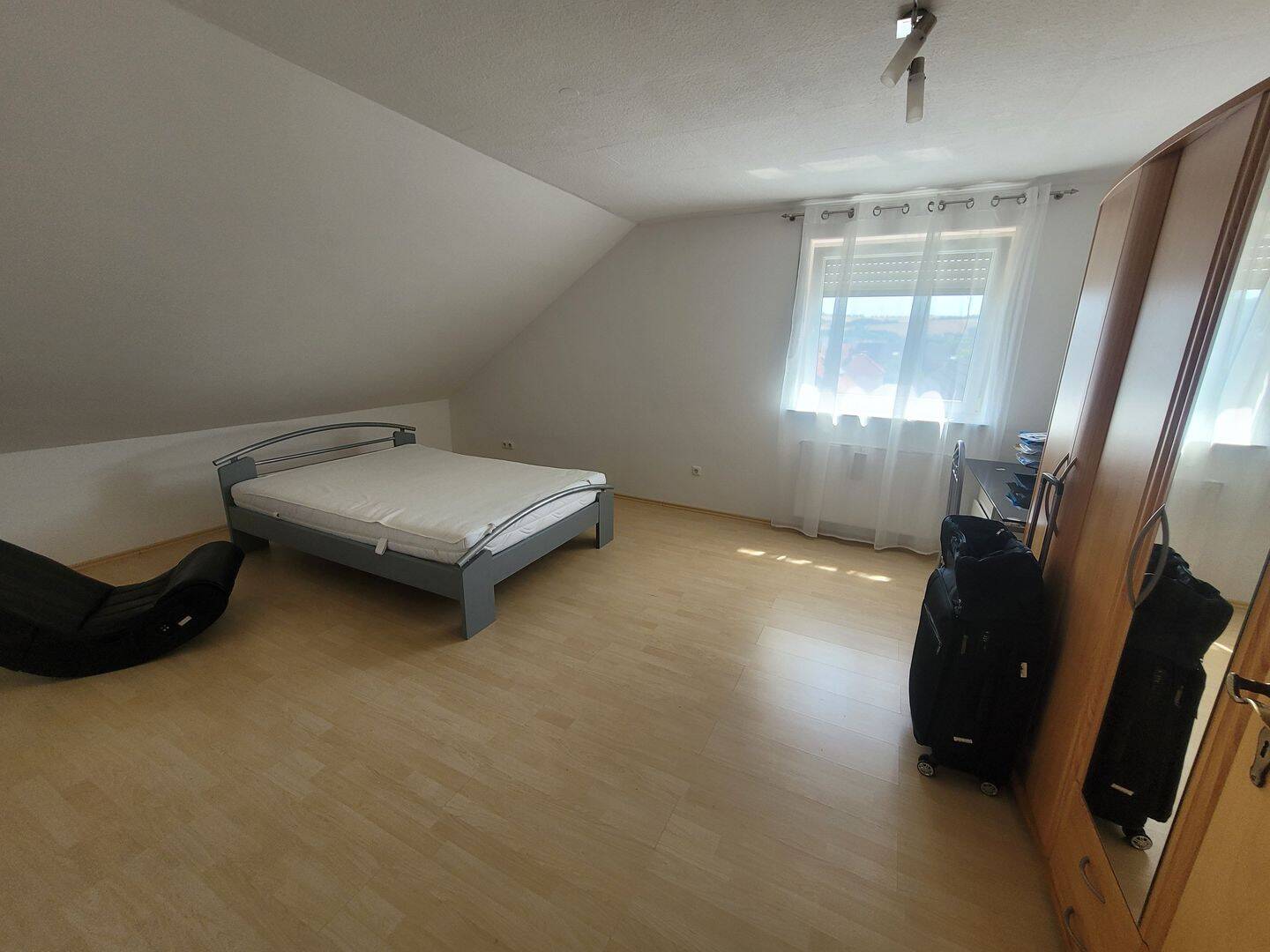 Möblierte Dachgeschosswohnung mit Balkon – 80 m² zu vermieten – Trier – Vorschaubild 7
