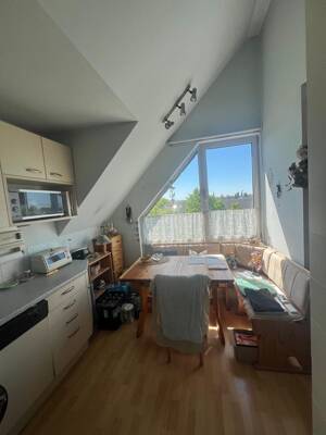 Weidenpesch! Top gepflegte Dachgeschoßwohnung mit Balkon! Dach, Aufzug, Leitungen, Heizung erneuert – 50735 Köln – Vorschaubild 8