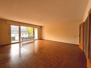 Bezugsfreie 3-Zimmer-Eigentumswohnung in Essen-Bredeney mit Balkon, 2 Stellplätzen und Tiefgaragenstellplatz – 45133 Essen – Vorschaubild 3