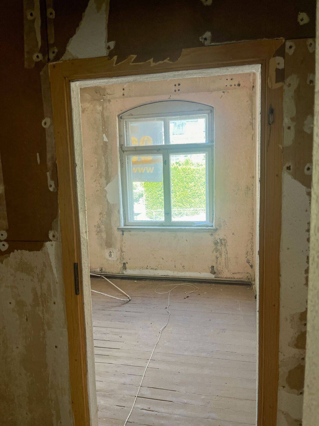 Charmantes Gründerzeit-Mehrfamilienhaus mit zeitloser Eleganz und Potenzial. – Chemnitz – Vorschaubild 7