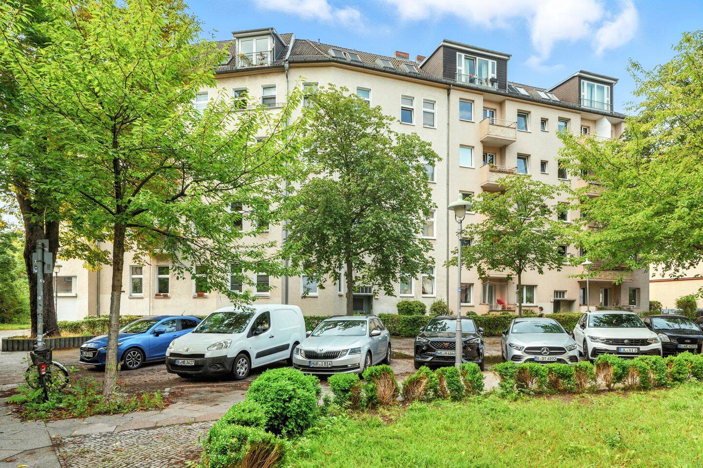 **Perfekt geschnittener Grundriss trifft auf charmante 3 Zimmer Altbauwohnung mit Balkon** – Berlin – Vorschaubild 2