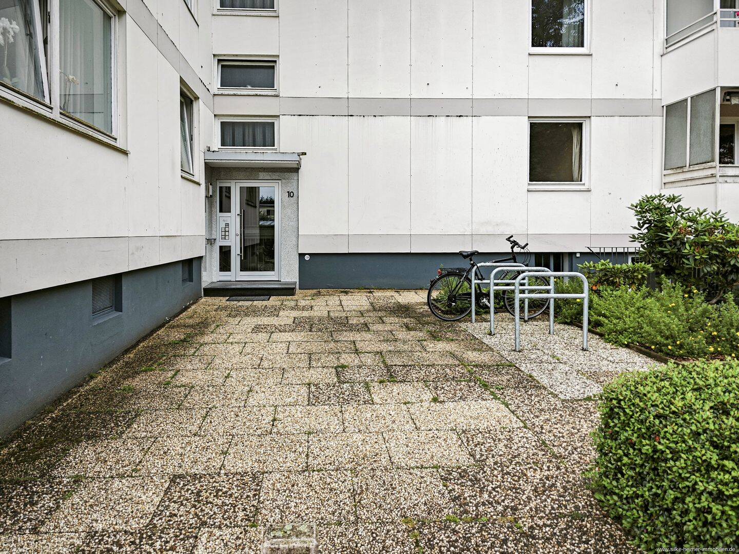 !! Modernisierte 3-Zimmer-Wohnung in zentraler Lage mit Tiefgaragestellplatz !! – Bremen – Vorschaubild 2