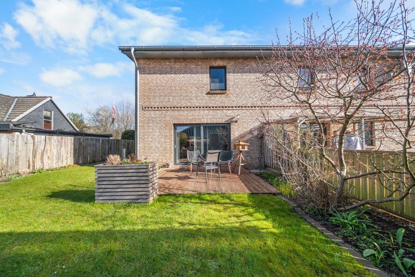 Top Investment: Neuwertiges 5-Parteienhaus (KfW-55) mit starker Rendite – Handewitt – Vorschaubild 4