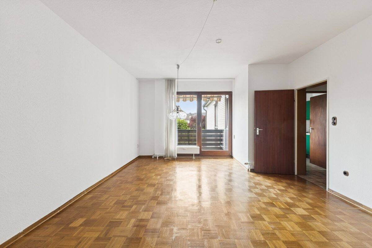 Nah am Werdersee und bestens angebunden: 2-Zimmer-Wohnung mit Balkon und Garage zur Renovierung! – Bremen – Vorschaubild 3