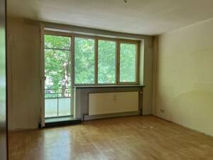 Brück Immobilien - Große, renovierungsbedürftige 2 Zi.-ETW mit sonnigen, terrassenartigen Balkon – 81737 München – Vorschaubild 5