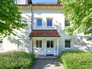 Solide vermietete 4-Zimmer-Wohnung in München-Waldperlach - Balkon, Keller & Tiefgarage – 81739 München – Vorschaubild 3