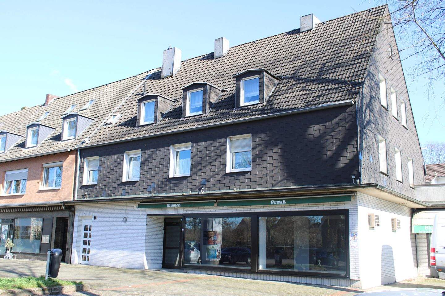 Fast freigezogenes Wohn-/Geschäftshaus in Marl – Marl – Vorschaubild 2